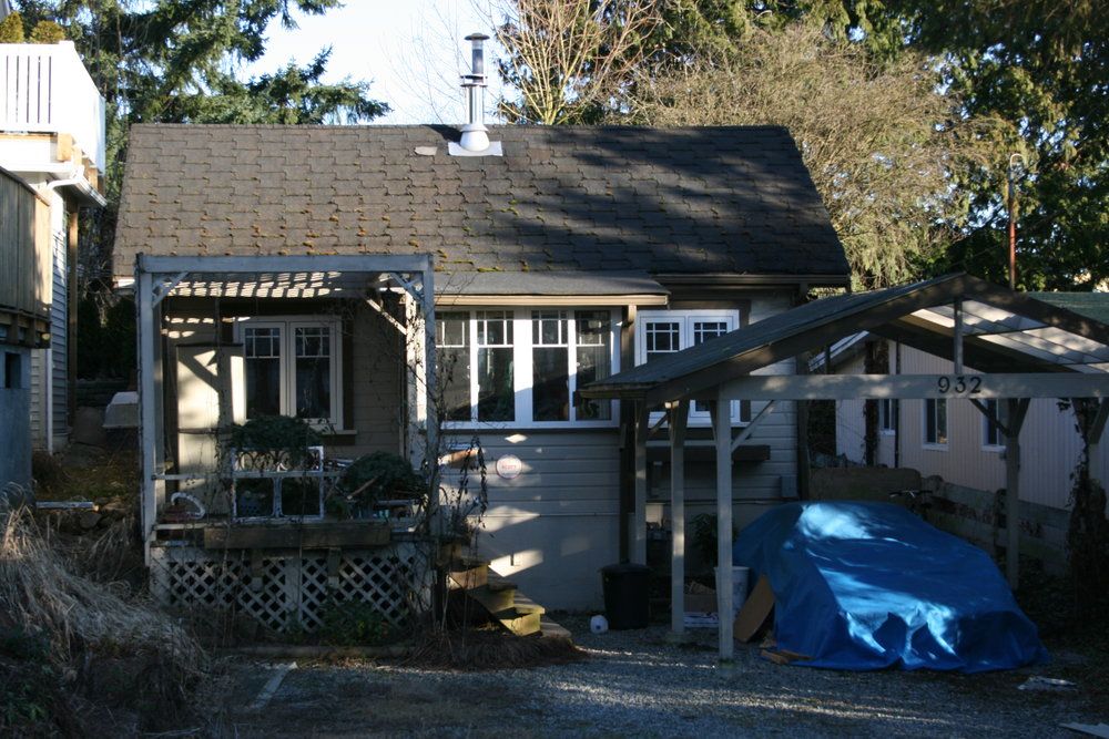 Main Photo: 932 Lee Street in White Rock: Home for sale : MLS®# F2802692