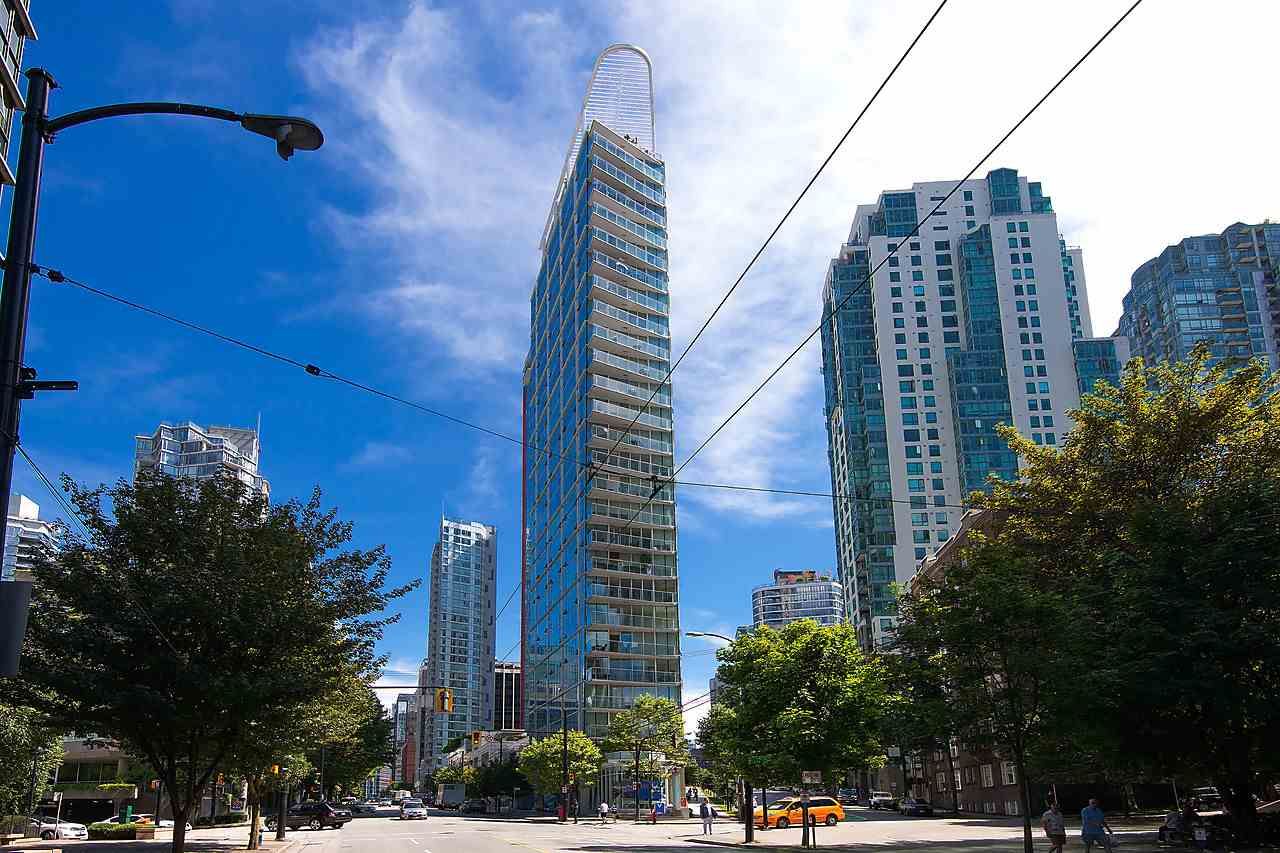 Main Photo: 1501 1277 MELVILLE Street in Vancouver: Coal Harbour Condo for sale in "FLATIRON" (Vancouver West)  : MLS®# R2066821