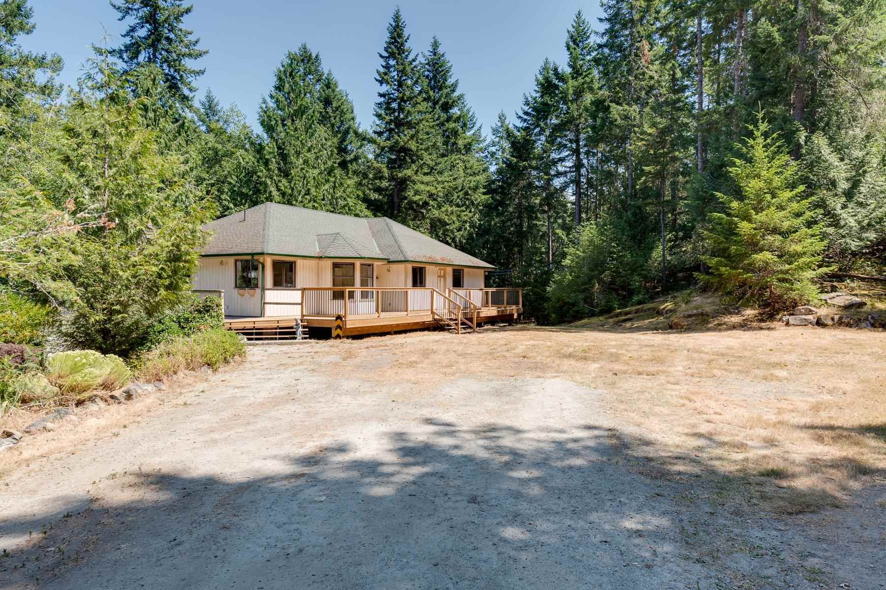 Main Photo: 496 MONTROSE ROAD in : Mayne Island House for sale : MLS®# R2602386
