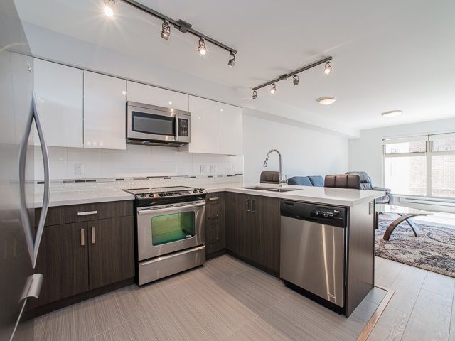 Main Photo: 401 2408 E BROADWAY in Vancouver: Renfrew VE Condo for sale in "BROADWAY CROSSING" (Vancouver East)  : MLS®# R2102626