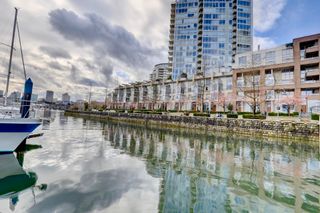Photo 1: 507 1228 MARINASIDE Crescent in Vancouver: Yaletown Condo for sale in "Crestmark 2" (Vancouver West)  : MLS®# R2674874