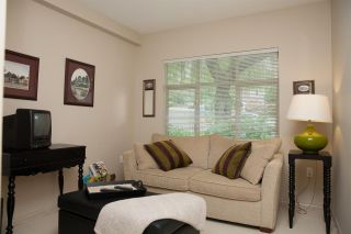 Photo 10: 305 2059 CHESTERFIELD Avenue in North Vancouver: Central Lonsdale Condo for sale in "Ridge Park Gardens" : MLS®# R2076496
