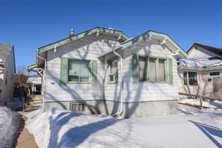 Photo 1: 1038 Downing Street in Winnipeg: Sargent Park Residential for sale (5C)  : MLS®# 202304684