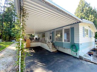 Photo 3: 19 2306 198 Street in Langley: Brookswood Langley Manufactured Home for sale in "CEDAR LANE SENIORS PARK" : MLS®# R2497884