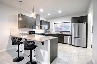 Photo 10: 633 Redstone Drive NE in Calgary: Redstone Semi Detached (Half Duplex) for sale : MLS®# A2010252