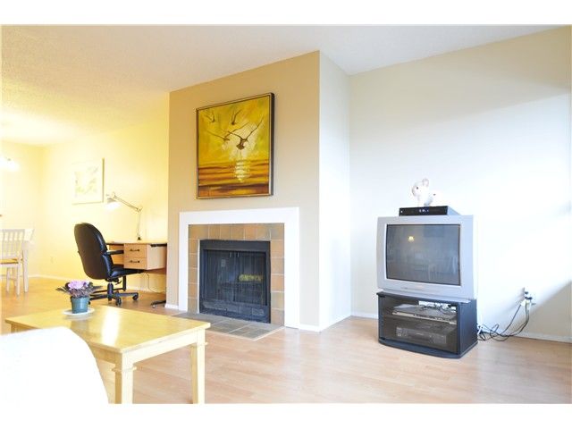 Photo 8: Photos: # 318 8600 ACKROYD RD in Richmond: Brighouse Condo for sale : MLS®# V992406