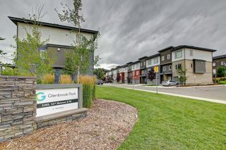 Photo 1: 2103 5305 32 Avenue SW in Calgary: Glenbrook Row/Townhouse for sale : MLS®# C4267910