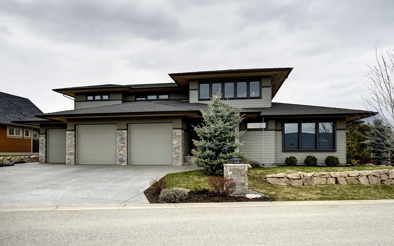 Main Photo: 827 Brassey Place in Vernon: Predator Ridge House for sale (North Okanagan)  : MLS®# 10155898