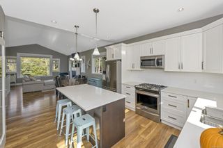 Photo 12: 905 Latoria Rd in Langford: La Olympic View House for sale : MLS®# 918623
