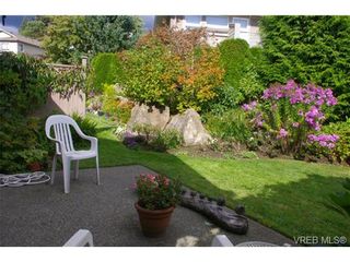 Photo 4: 11 126 Hallowell Rd in VICTORIA: VR Glentana Row/Townhouse for sale (View Royal)  : MLS®# 683848