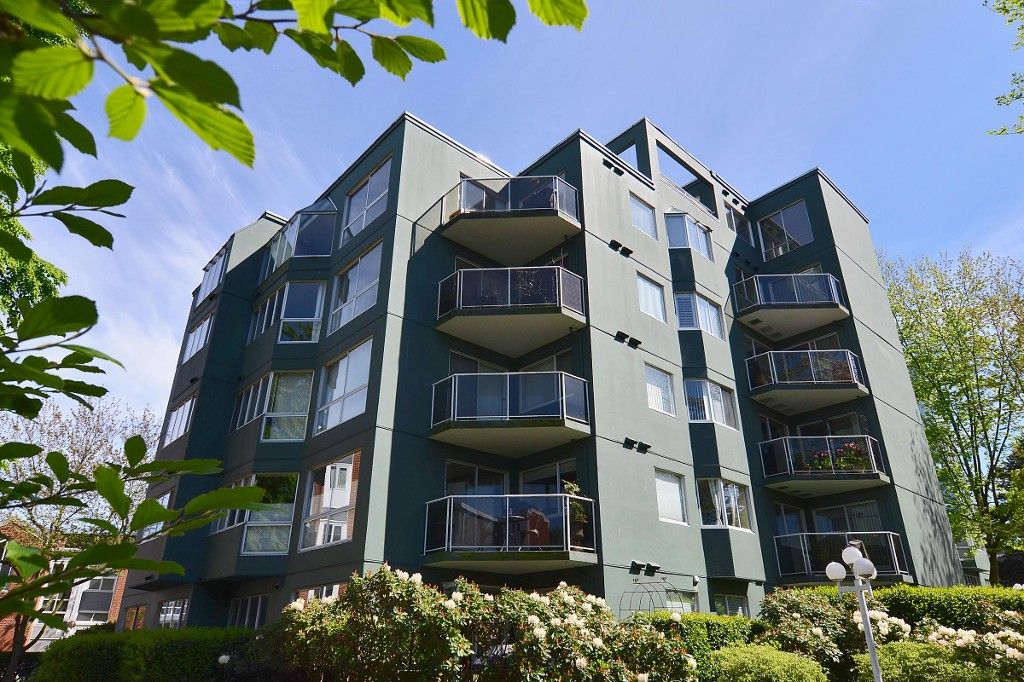 Main Photo: 308 1508 MARINER Walk in Vancouver: False Creek Condo for sale in "MARINER POINT" (Vancouver West)  : MLS®# V1062003