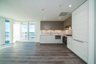 Photo 2: 2002 8188 FRASER Street in Vancouver: South Marine Condo for sale (Vancouver East)  : MLS®# R2641139
