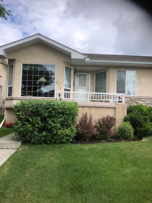 Main Photo: 211 Sierra Morena Green SW in Calgary: Signal Hill Semi Detached for sale : MLS®# A1242587