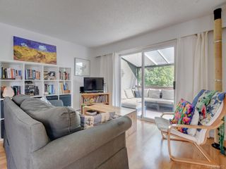 Photo 2: 5 954 Queens Ave in Victoria: Vi Central Park Row/Townhouse for sale : MLS®# 845721