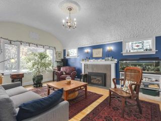 Photo 2: 2185 COLLINGWOOD Street in Vancouver: Kitsilano House for sale in "Kitsilano" (Vancouver West)  : MLS®# R2311078
