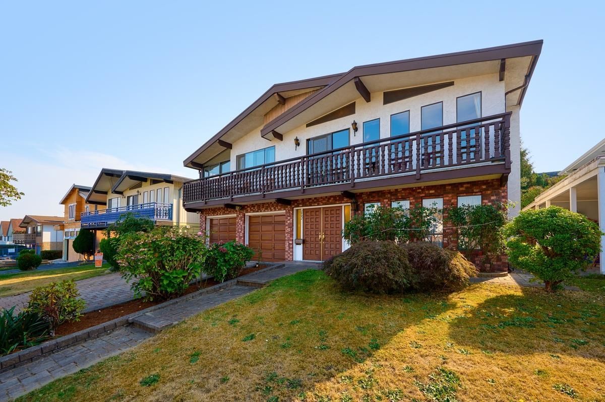 Main Photo: 3902 HARPER Court in Burnaby: Central Park BS House for sale (Burnaby South)  : MLS®# R2730870