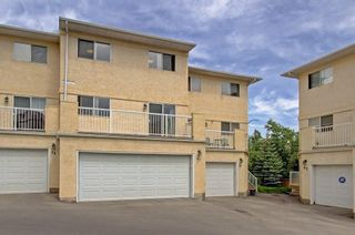 Photo 1: 41 Millrose Place SW in Calgary: Millrise Row/Townhouse for sale : MLS®# A2017775