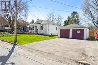 Photo 2: 10 STUART STREET in Brockville: House for sale : MLS®# 1387957