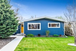 Photo 2: 96 Gainsborough Drive SW in Calgary: Glamorgan Detached for sale : MLS®# A1219462