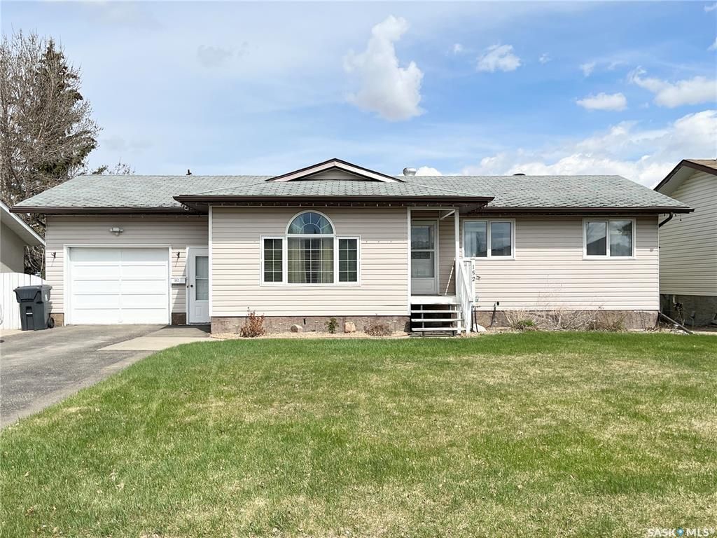Main Photo: 152 17th Street in Battleford: Residential for sale : MLS®# SK928144