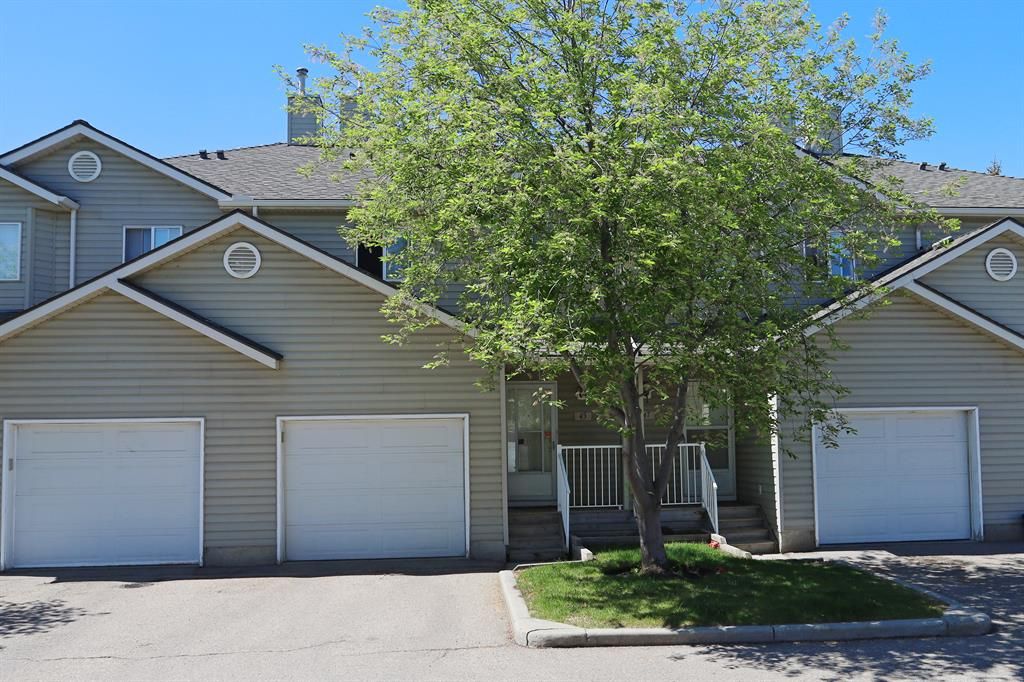 Main Photo: 45 Mt Aberdeen Manor SE in Calgary: McKenzie Lake Row/Townhouse for sale : MLS®# A2050964