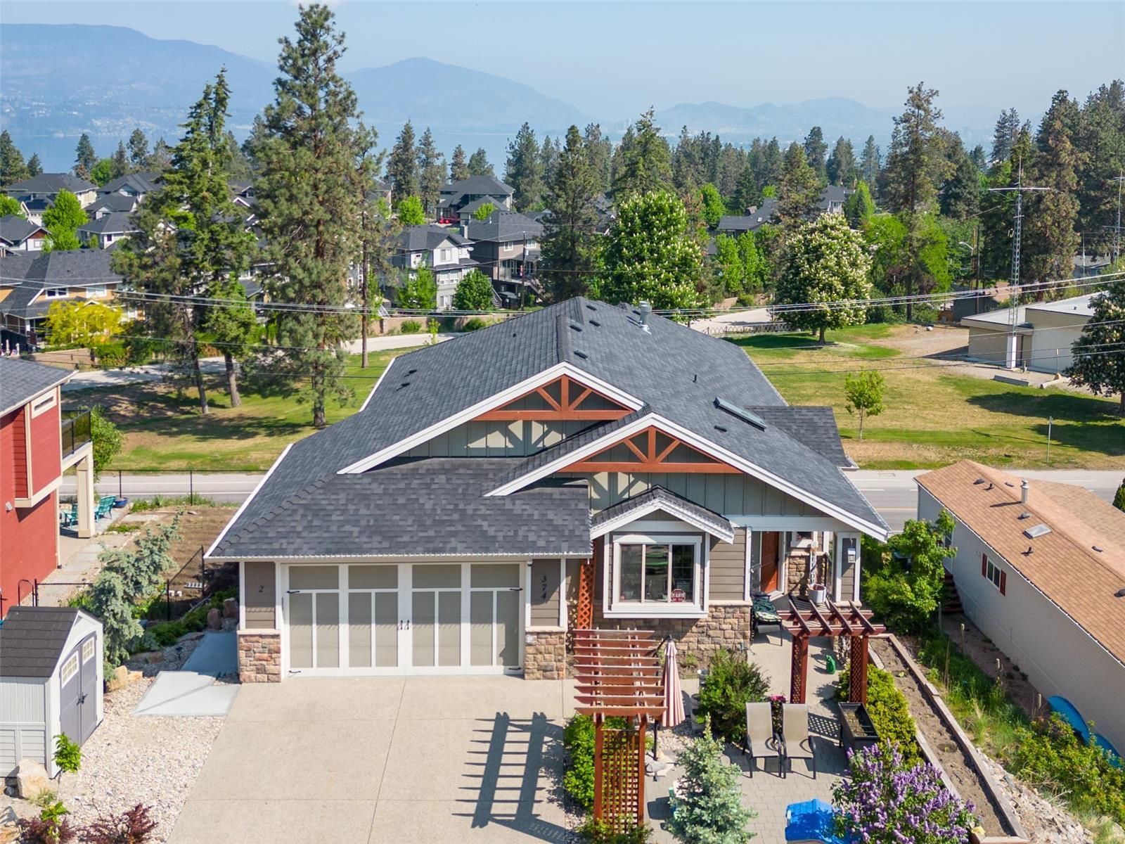 Main Photo: 374 Trumpeter Court, in Kelowna: House for sale : MLS®# 10275496