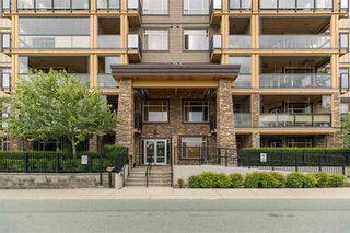 Photo 1: 109 8258 207A Street in Langley: Willoughby Heights Condo for sale in "YORKSON CREEK" : MLS®# R2432746