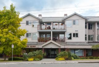Photo 1: 207 7865 Patterson Rd in Central Saanich: CS Saanichton Condo for sale : MLS®# 895241
