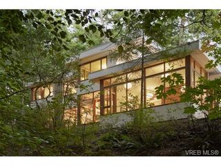 Photo 4: 970 FIR TREE Glen in VICTORIA: SE Broadmead House for sale (Saanich East)  : MLS®# 721236