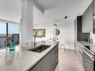 Photo 12: 1707 1330 HARWOOD Street in Vancouver: West End VW Condo for sale in "WESTSEA TOWERS" (Vancouver West)  : MLS®# R2720728