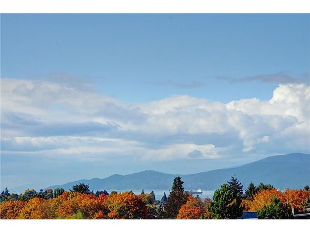 Main Photo: 519 2268 W BROADWAY in Vancouver: Kitsilano Condo for sale in "The Vine" (Vancouver West)  : MLS®# V984379
