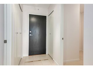 Photo 3: 1723 938 SMITHE Street in Vancouver: Downtown VW Condo for sale in "ELECTRIC AVENUE" (Vancouver West)  : MLS®# V1075235