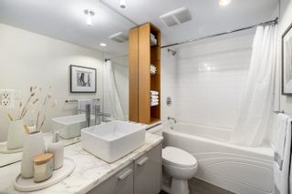 Photo 12: 808 33 SMITHE Street in Vancouver: Yaletown Condo for sale in "Cooper's Lookout" (Vancouver West)  : MLS®# R2701934