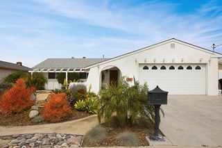 Photo 2: CLAIREMONT House for sale : 4 bedrooms : 7434 Ashford Pl in San Diego