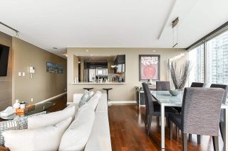 Photo 11: 1902 1228 MARINASIDE Crescent in Vancouver: Yaletown Condo for sale in "Crestmark II" (Vancouver West)  : MLS®# R2582919