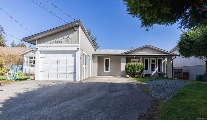 FEATURED LISTING: 3898 Uplands Dr Nanaimo