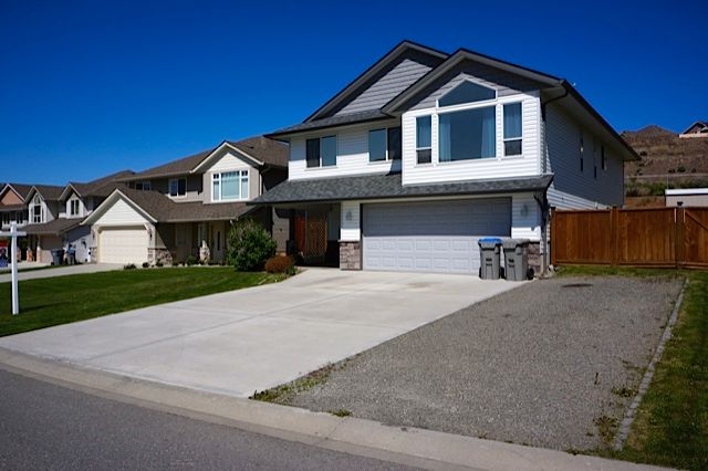 Clean, modern home ready for quick possession in Batchelor Heights, Kamloops, BC