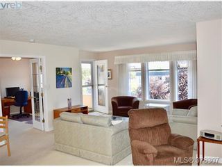 Photo 9: 401 2311 Mills Rd in SIDNEY: Si Sidney North-East Condo for sale (Sidney)  : MLS®# 759641