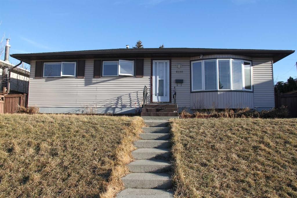 Main Photo: 6120 Tweed Street NE in Calgary: Thorncliffe Detached for sale : MLS®# A2102532