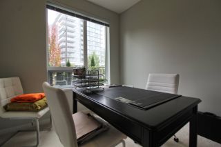 Photo 9: 110 3289 RIVERWALK Avenue in Vancouver: South Marine Condo for sale in "R+R" (Vancouver East)  : MLS®# R2499453