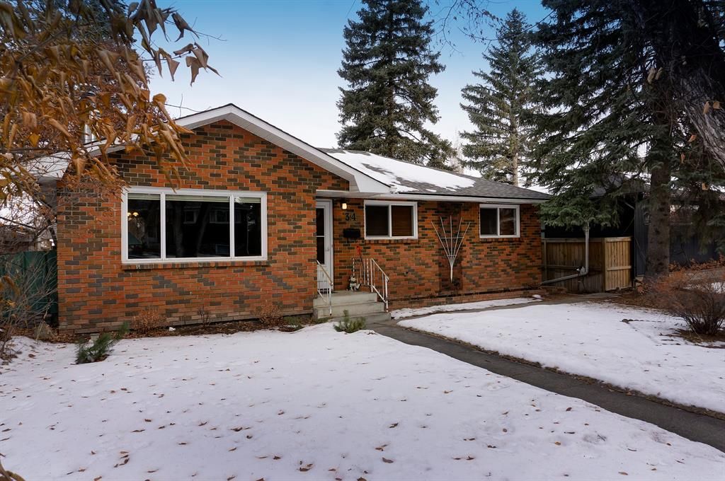 Main Photo: 34 Lissington Drive SW in Calgary: North Glenmore Park Detached for sale : MLS®# A2019960