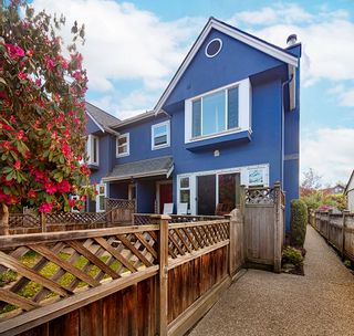 Photo 4: 88 W 16TH Avenue in Vancouver: Cambie 1/2 Duplex for sale (Vancouver West)  : MLS®# R2877536