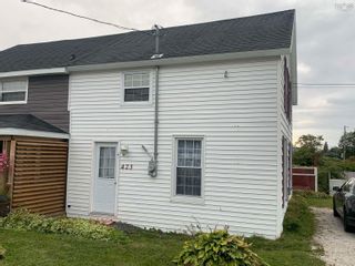Photo 2: 423 King Street in New Waterford: 204-New Waterford Residential for sale (Cape Breton)  : MLS®# 202222940