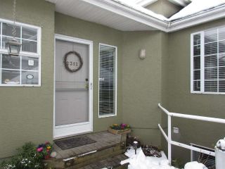 Photo 1: 2312 QUAYSIDE COURT in Vancouver: Fraserview VE Townhouse for sale (Vancouver East)  : MLS®# R2137653