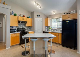 Photo 3: 206 11 Everridge Square SW in Calgary: Evergreen Row/Townhouse for sale : MLS®# A2003562
