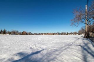 Photo 32: 68 Lomond Boulevard in Winnipeg: Windsor Park Residential for sale (2G)  : MLS®# 202205791