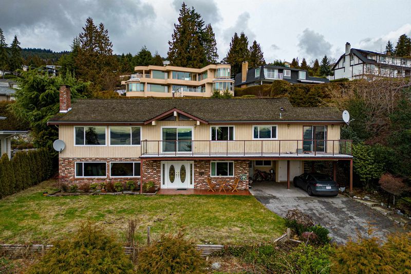 FEATURED LISTING: 1495 CAMELOT Road West Vancouver