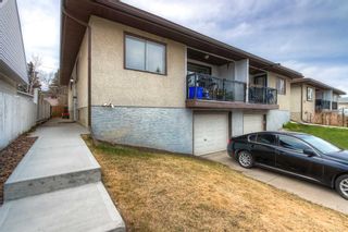 Photo 3: 11205/11207 11 Street SW in Calgary: Southwood Full Duplex for sale : MLS®# A2126343