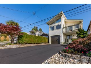 Photo 2: 866 STEVENS Street: White Rock House for sale in "west view" (South Surrey White Rock)  : MLS®# R2505074