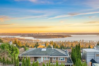 Main Photo: 2305 WESTHILL Drive in West Vancouver: Westhill House for sale : MLS®# R2745403